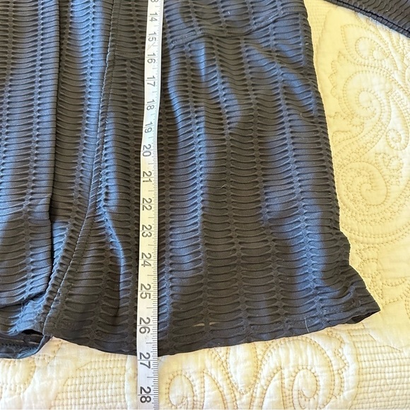 NWT Premise Studio black cardigan in unique textured pattern, size 0X/XL - Picture 6 of 8